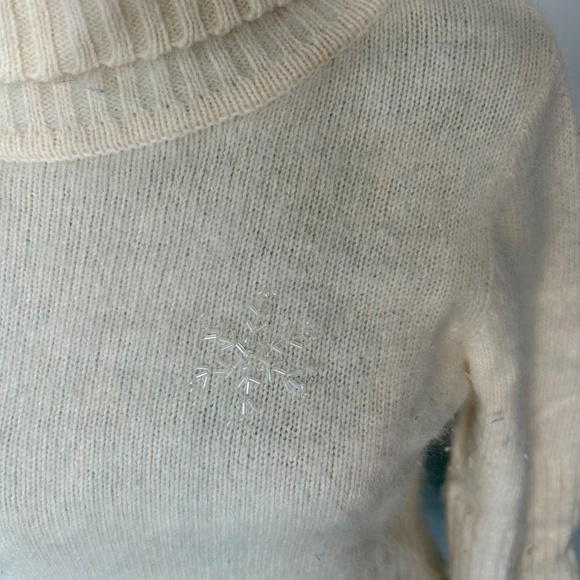 RW& Co Cream Turtleneck Sweater with Beaded Snowflake and Fuzzy Texture Size L - Picture 2 of 7